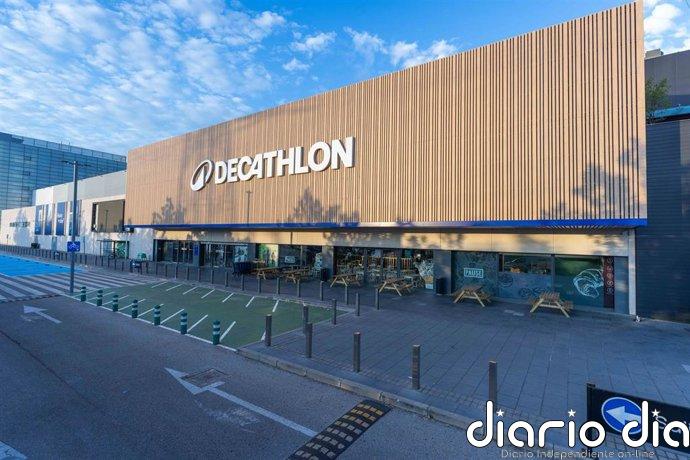CNMC aprueba 10 operaciones de concentración en junio, como la compra de tiendas de Intersport por Decathlon