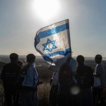 Colonos israelíes superan un control militar en su marcha para recolonizar la Franja de Gaza