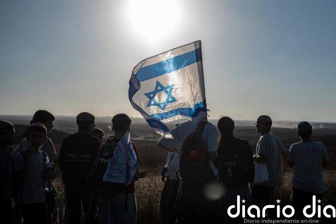 Colonos israelíes superan un control militar en su marcha para recolonizar la Franja de Gaza