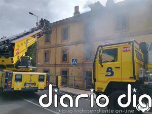 Controlado un incendio en un inmueble de La Felguera (Langreo)