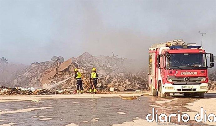 Controlado un incendio en una planta de residuos en Llucmajor