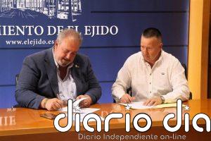 Correos facilita el pago de los recibos de DUE-Aguas de El Ejido (Almería) en sus oficinas y mediante el reparto rural