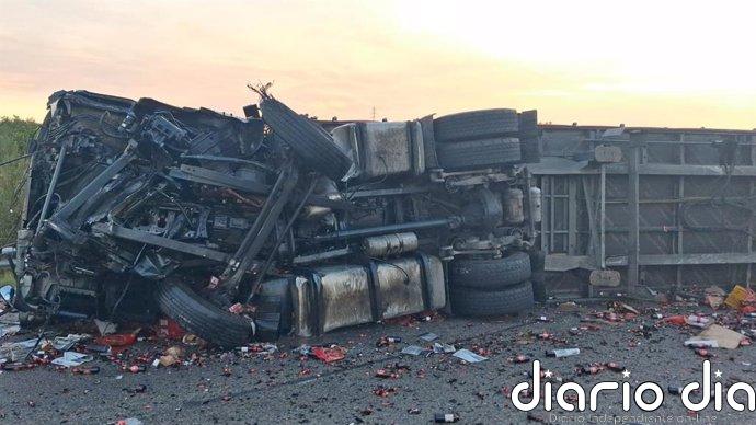 Cortada la AP-7 en la Pobla de Montornès (Tarragona) en sentido sur por un accidente