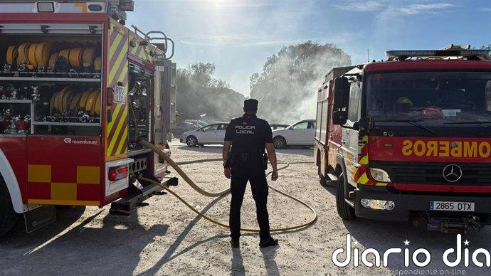 Cortado un carril de la A-7 en Marbella (Málaga) por un incendio en la cuneta