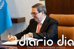 Cuba tacha de "panfleto" un informe sobre espionaje cubano y dice que busca "asustar" a la población de EEUU