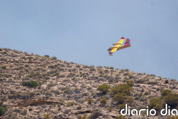 Desalojados otros 50 vecinos de El Marchal de Lubrín ante el avance del incendio de Los Gallardos (Almería)