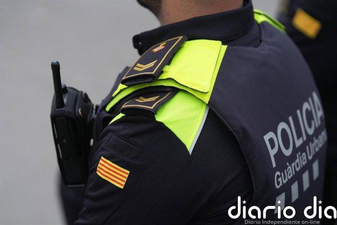 Desalojan 4 edificios del barrio del Putxet de Barcelona por un socavón en un interior de manzana