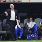 Deschamps, con sorna: "¿Tiene el árbitro la calidad suficiente para arbitrar una semifinal?"