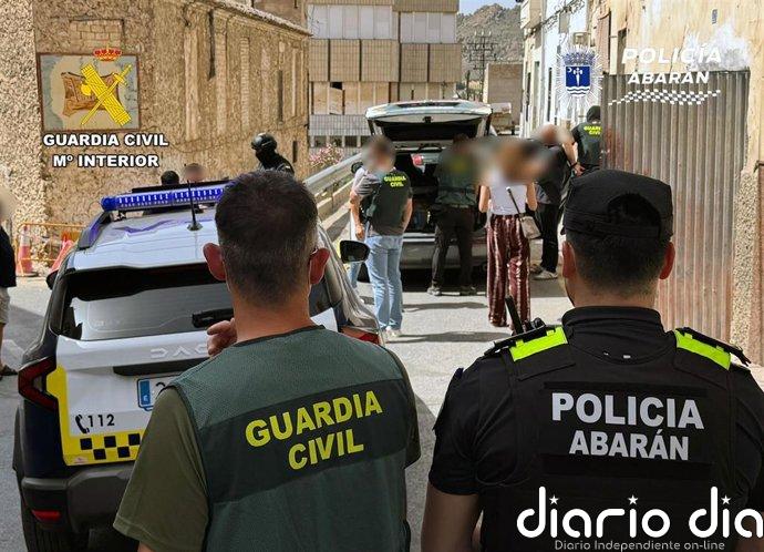 Desmantelan en Abarán un punto de venta de drogas al 'menudeo' regentado por un hombre y su hijo menor