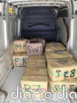 Detenido con 800 kilos de hachís en una embarcación recreativa en la Bahía de Cádiz