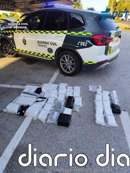 Detenido el conductor de un turismo que transportaba ocultos 36,5 kilos de hachís cuando circulaba por la A-3 Detenido el conductor de un turismo que transportaba ocultos 36,5 kilos de hachís