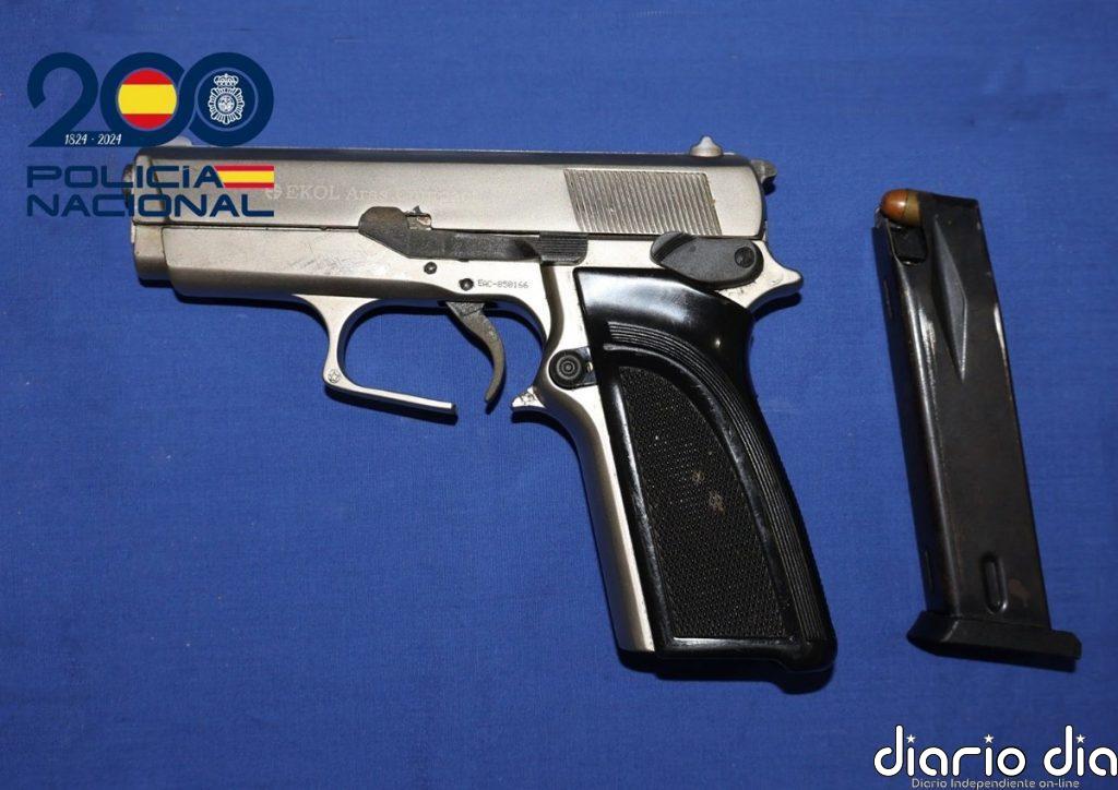Detenido un hombre en Salamanca por agredir sexualmente a su expareja y amenazarla con una pistola