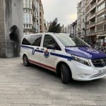 Detenido un joven de 19 años por golpear y robar un teléfono móvil a un viandante en Vitoria-Gasteiz