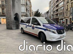 Detenido un joven de 19 años por golpear y robar un teléfono móvil a un viandante en Vitoria-Gasteiz