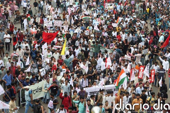 Dimite el ministro de Educación de India tras las fuertes protestas por la filtración de preguntas de exámenes