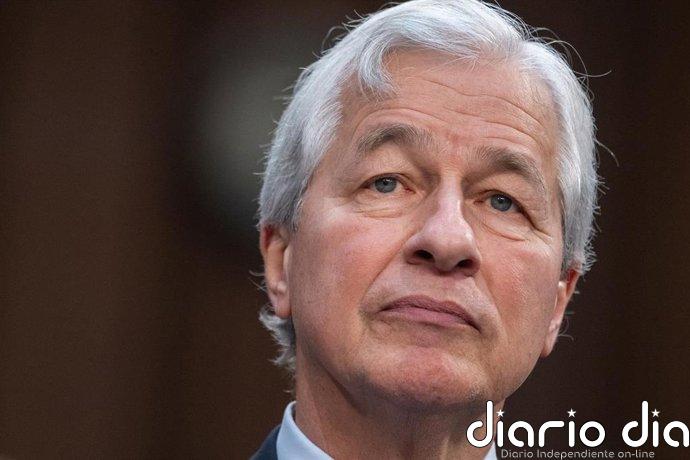 Dimon (JPMorgan) avisa de "consecuencias" a Burnham en caso de aumentar los impuestos al sector bancario
