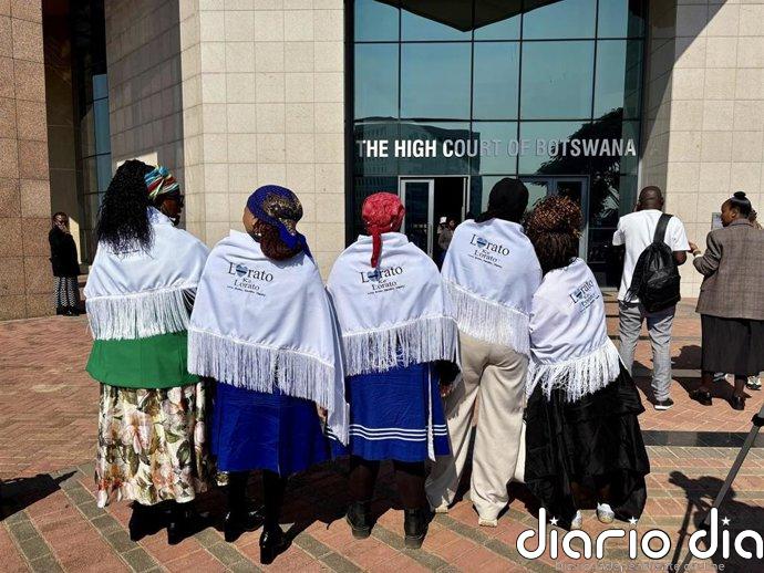 Dos mujeres desafían la prohibición del matrimonio entre personas del mismo sexo en Botsuana