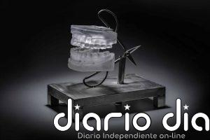 Ecuador y España dialogan en Madrid a través del vidrio en la exposición 'Paradojas de las Palabras'