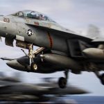 EEUU lanza una nueva oleada de ataques contra Irán y afirma alcanzar sus defensas aéreas