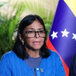 EEUU pide a un tribunal de Florida inmunidad para Delcy Rodríguez en una demanda de tres exdetenidos en Venezuela
