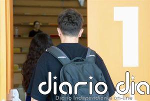El 60% de los jóvenes españoles que emigran lo hace por una oferta de trabajo, según el Gobierno