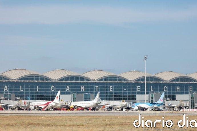 El aeropuerto de Alicante-Elche supera los diez millones de viajeros y el de Valencia los seis de enero a junio
