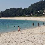 El agua de las playas de Rodas y Figueiras de las Islas Cíes ya es apta para el baño, según los últimos análisis