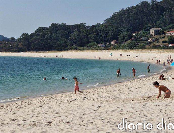 El agua de las playas de Rodas y Figueiras de las Islas Cíes ya es apta para el baño, según los últimos análisis