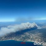 El avance del incendio de la Bisbal d'Empordà (Girona) obliga a confinar 12 localidades