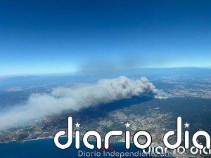 El avance del incendio de la Bisbal d'Empordà (Girona) obliga a confinar 12 localidades