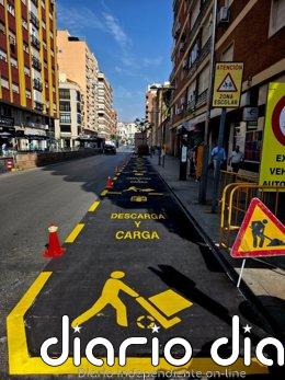 El Ayuntamiento de Almería reorganiza la carga y descarga, los taxis y plazas de motos con la peatonalización del Paseo Zona de carga y descarga habilitada en la rambla Obispo Orberá de Almería.