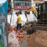 El Ayuntamiento de Sevilla renovará las redes de agua en la calle Albaida y recuperará el adoquín de Gerena