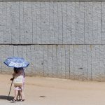 El calor mantiene en aviso a la mitad del país, con aviso rojo en Almería y naranja en varios puntos
