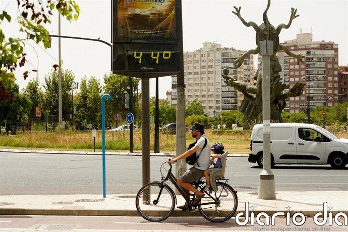 El calor no da un respiro con máximas de más de 42 grados en un jueves con tormentas en Alicante