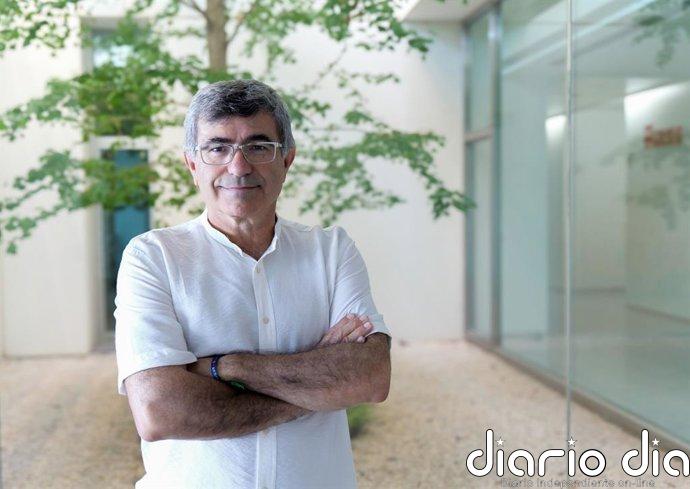 El catedrático de la Universidad de Granada Juan Lupiáñez, en el jurado que preselecciona los futuros billetes de euro