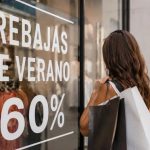 El comercio de moda prevé crecer entre un 3% y un 6% en las rebajas de verano, según Acotex