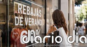 El comercio de moda prevé crecer entre un 3% y un 6% en las rebajas de verano, según Acotex