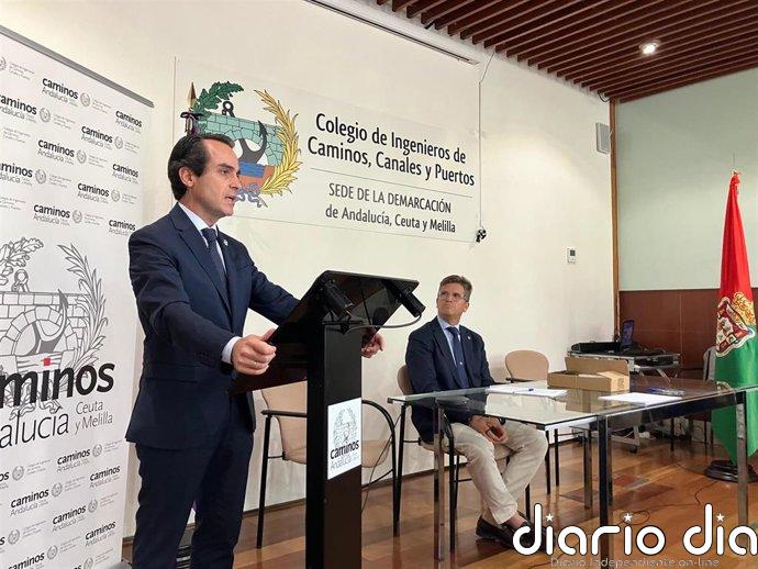 El consejero de Fomento reivindica el papel de los colegios profesionales en el progreso de Andalucía