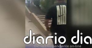 El dramático vídeo de una familia que huye por las escaleras de un edificio a punto de colapsar por los terremotos en Venezuela
