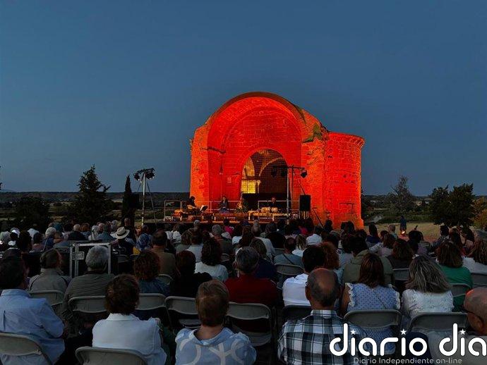 El Festival EnClaves concluye su programación con el estreno de 'Confluentia' en la ermita de Monflorite (Huesca)