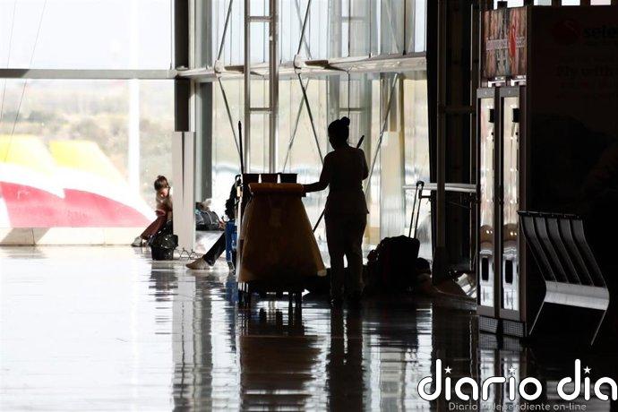 El Govern estudiará las denuncias de UGT por las altas temperaturas en el aeropuerto de Palma
