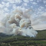 El grueso del incendio declarado en Aiguamúrcia (Tarragona) se traslada a Querol y Pontons