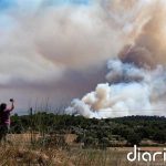 El incendio de la Bisbal (Girona) arrasa 2.200 hectáreas y la prioridad aún es el flanco derecho