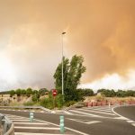 El incendio de Madrid alcanza su momento álgido, con la cabeza fuera de capacidad de extinción y más de 45.000 afectados