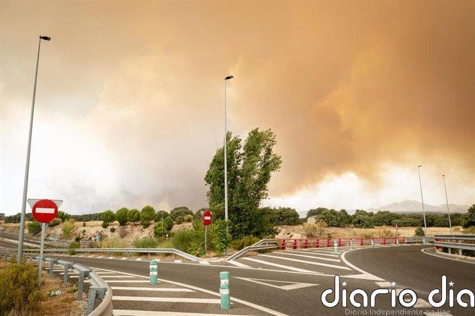 El incendio de Madrid alcanza su momento álgido, con la cabeza fuera de capacidad de extinción y más de 45.000 afectados