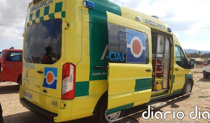 El incendio de una vivienda en Roquetas de Mar (Almería) provoca medio centenar de desalojados y un evacuado al hospital
