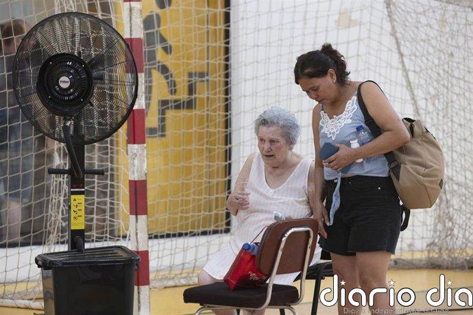 El incendio de Vall d'Uixó arrasa ya 6.500 hectáreas con un perímetro de 48 kilómetros