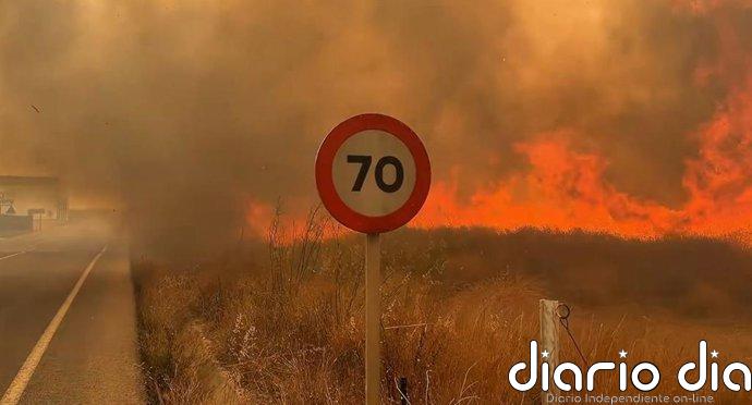 El incendio de Vall d'Uixó entra en su cuarto día activo con viento flojo y posibles complicaciones de visibilidad