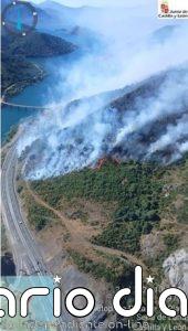 El incendio forestal de Sena de Luna (León) baja a gravedad 0