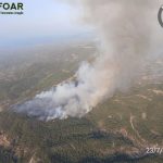 El incendio forestal en La Cerollera (Teruel) obliga a cortar la TE-53 desde La Cañana de Verich